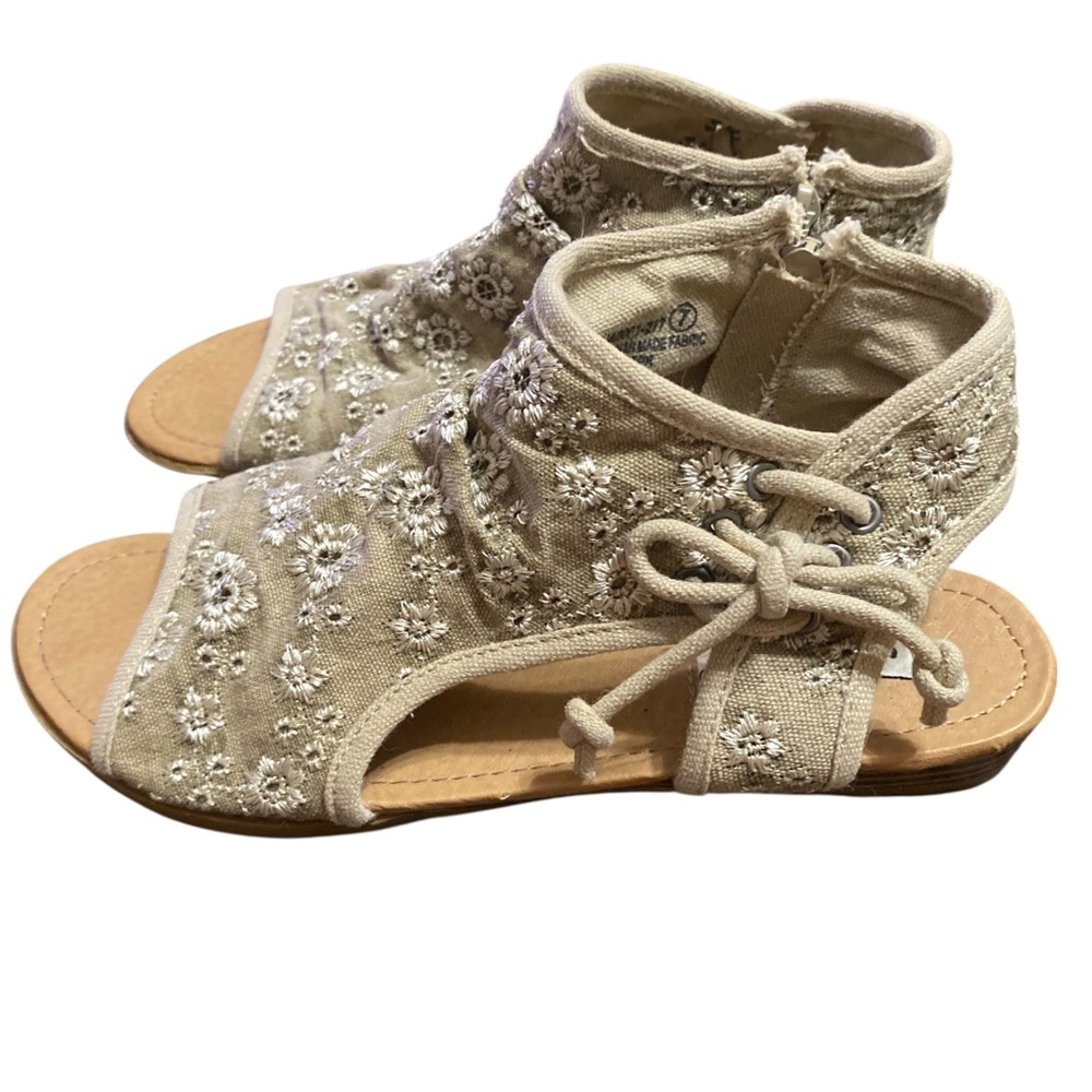 Gypsy Jazz Tan Canvas Embroidered Floral Sandals 7